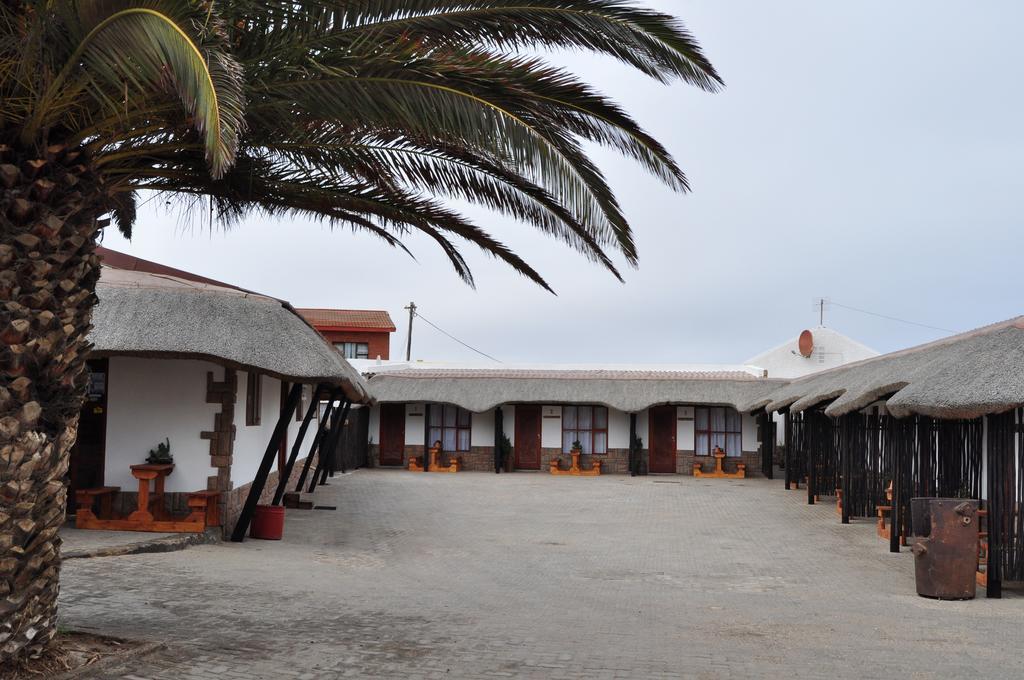 Lüderitz Obelix Guesthouse מראה חיצוני תמונה