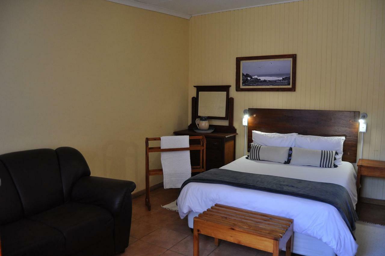 Lüderitz Obelix Guesthouse מראה חיצוני תמונה