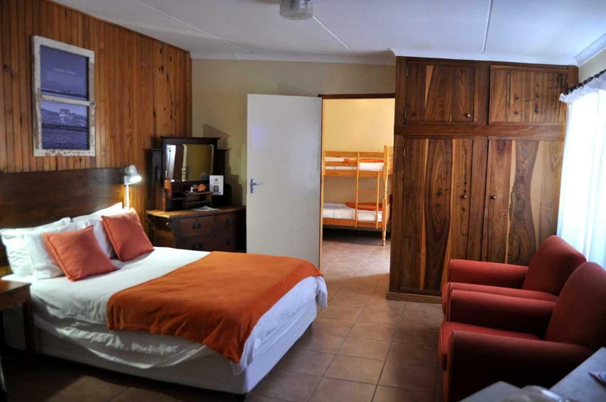 Lüderitz Obelix Guesthouse מראה חיצוני תמונה