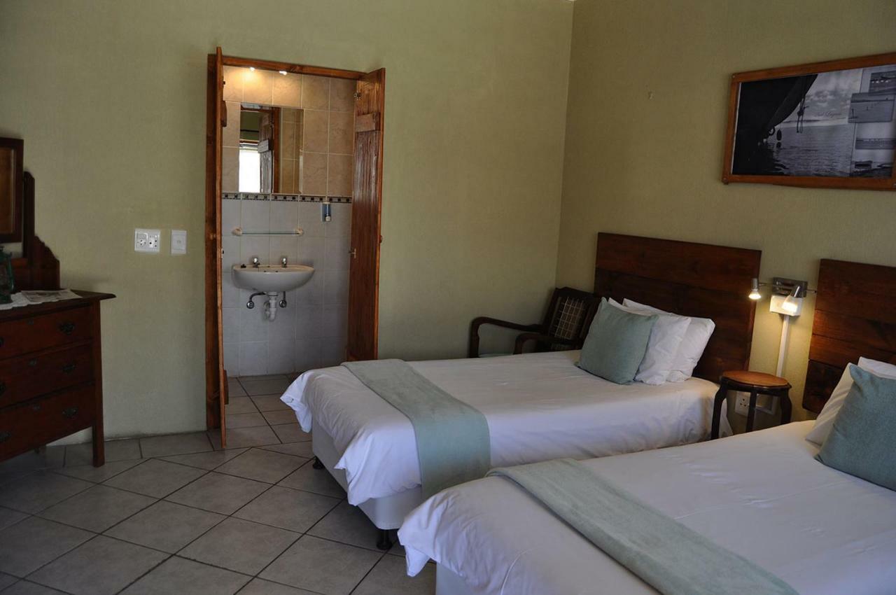 Lüderitz Obelix Guesthouse מראה חיצוני תמונה