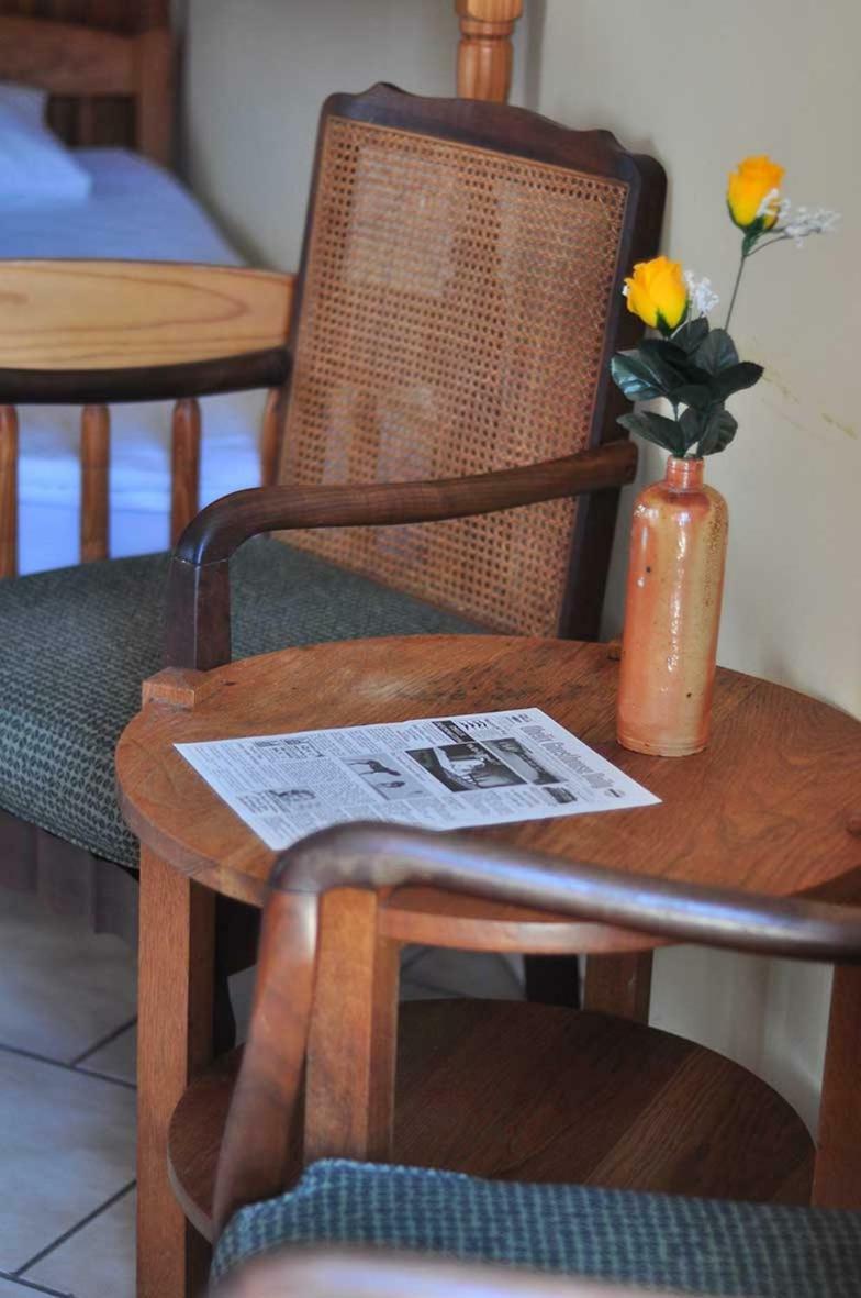 Lüderitz Obelix Guesthouse מראה חיצוני תמונה