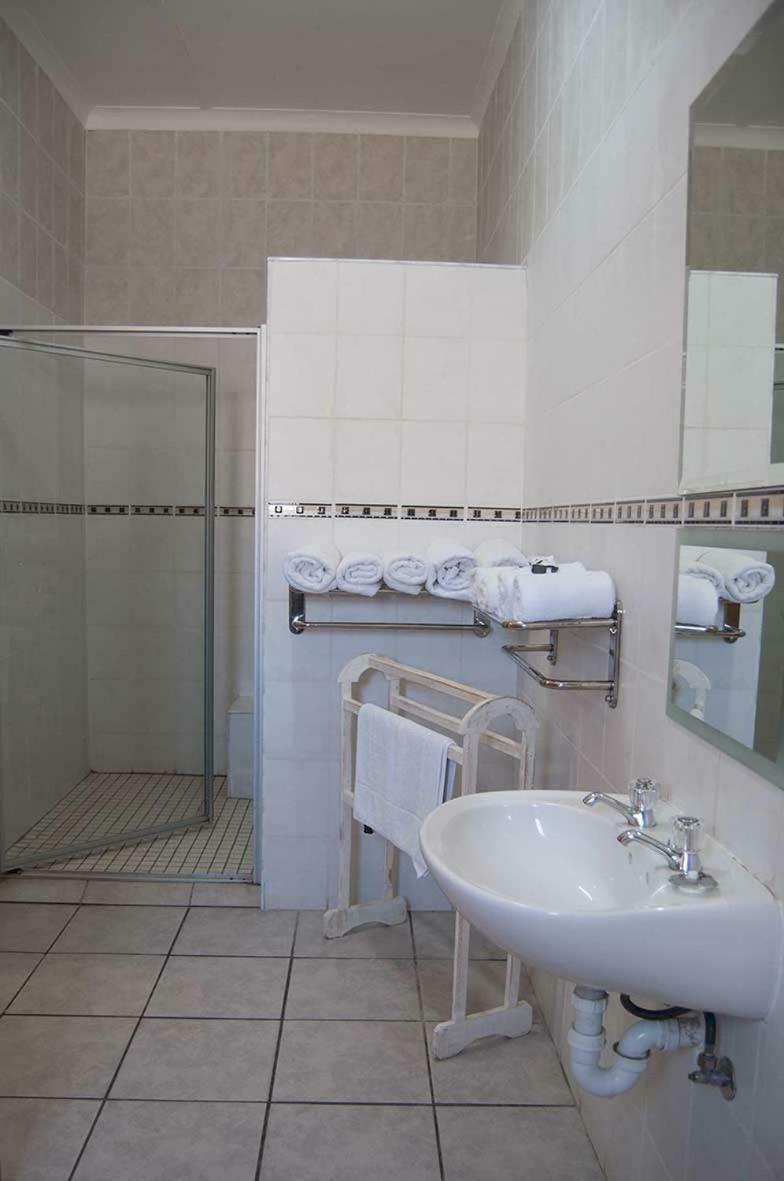 Lüderitz Obelix Guesthouse מראה חיצוני תמונה