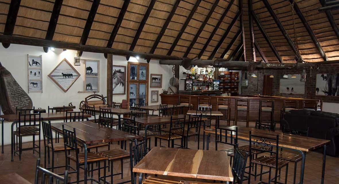 Lüderitz Obelix Guesthouse מראה חיצוני תמונה