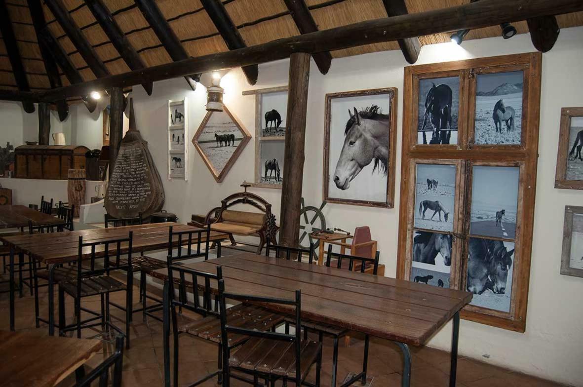 Lüderitz Obelix Guesthouse מראה חיצוני תמונה
